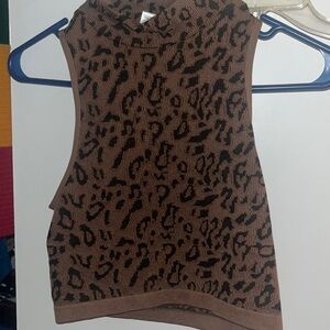 cheetah/leopard print mock neck crop top